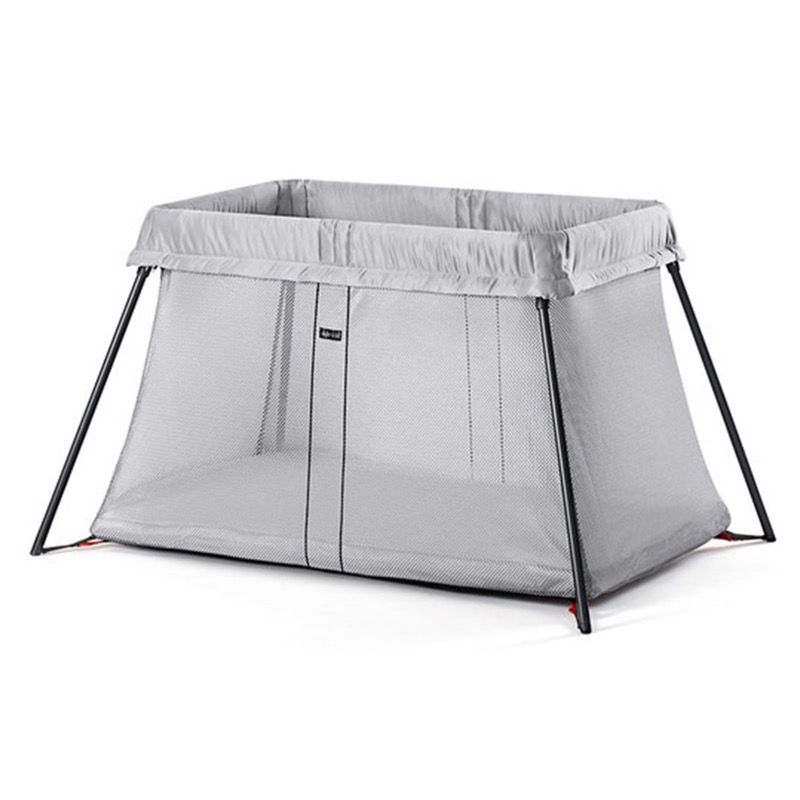 Travel Crib Light by BabyBjörn for rent in Barcelona